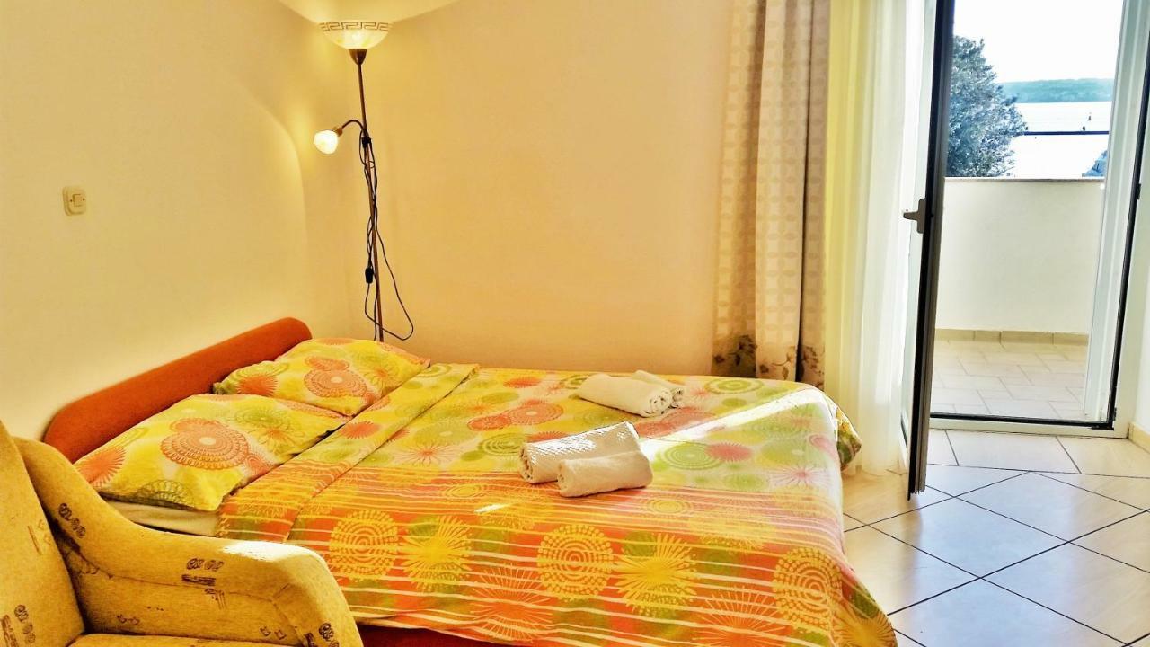 Obala Apartment & Studios Malinska Dış mekan fotoğraf