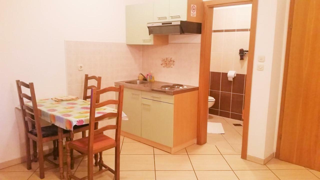 Obala Apartment & Studios Malinska Dış mekan fotoğraf