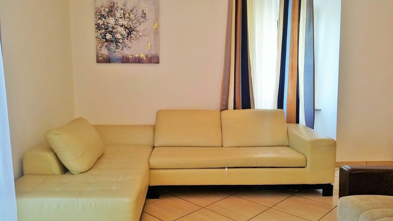 Obala Apartment & Studios Malinska Dış mekan fotoğraf