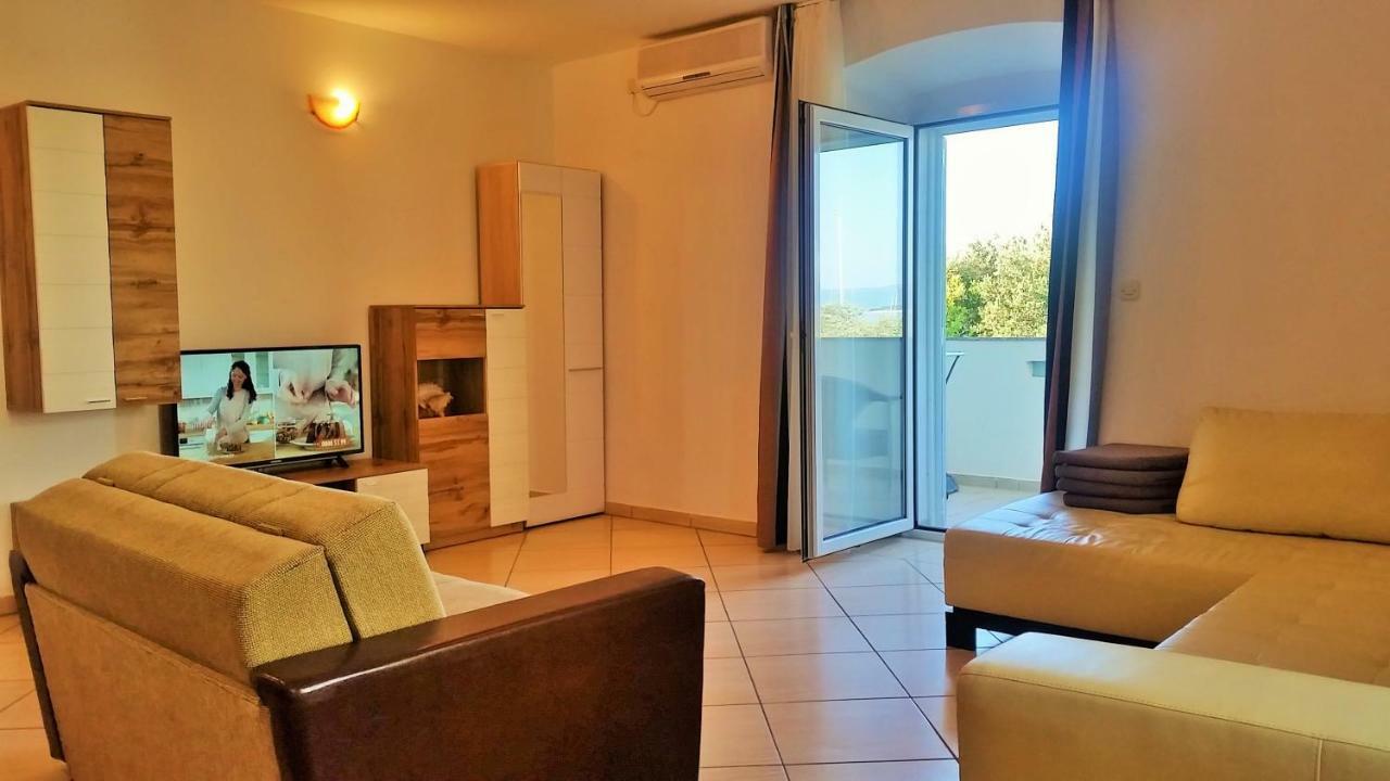 Obala Apartment & Studios Malinska Dış mekan fotoğraf