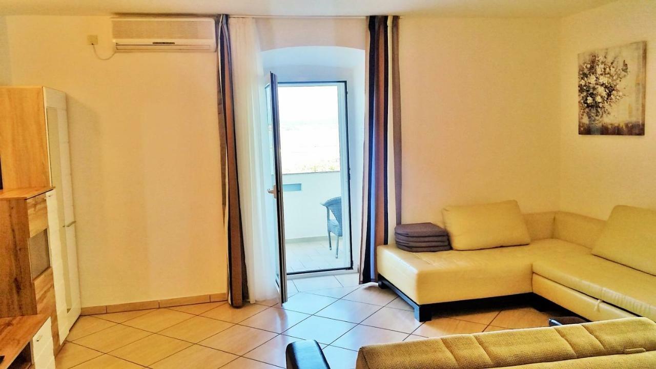 Obala Apartment & Studios Malinska Dış mekan fotoğraf